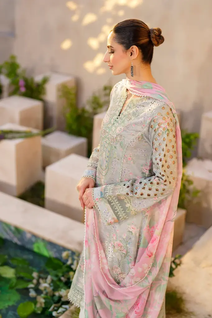 Iznik - Festive Lawn SFL-07 Gleam