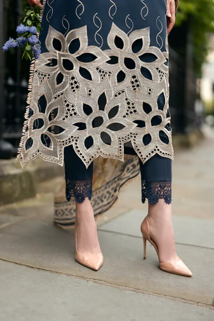 Mushq - Hemline Chikankari '24 Odyssey HMC-03 Petale Symphony