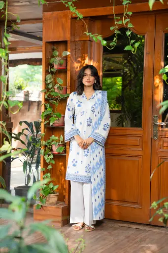 Beyond East - Beena WUE-154517